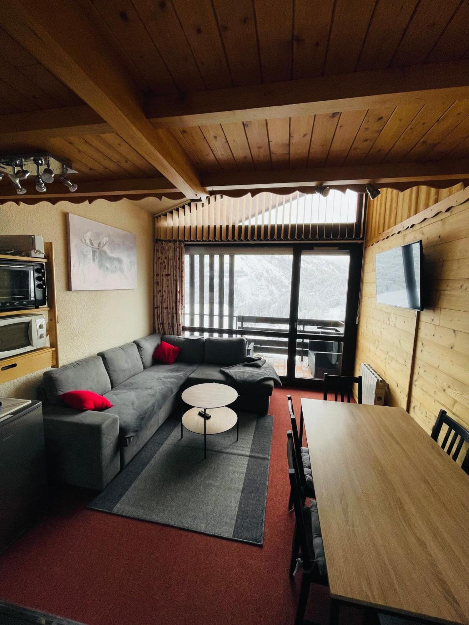 Cosy 6 Personnes Très Bien équipé ,vue Splendide, Terrasse, Spacieux,bien Situé, Randonnées,ski *